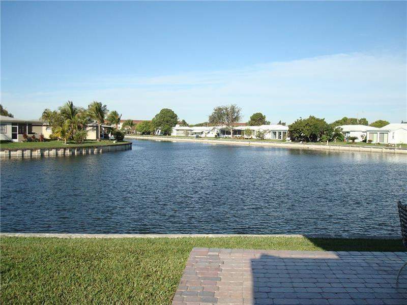 2 bedroom Single Family Residence at 5809 NW 85th Avenue, Mainlands Of Tamarac Lake, Tamarac — photo 2