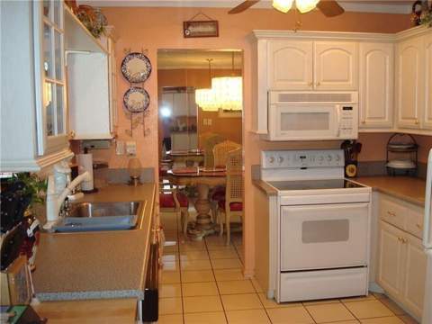5809 NW 85th Avenue, Tamarac FL - photo 6 of 19