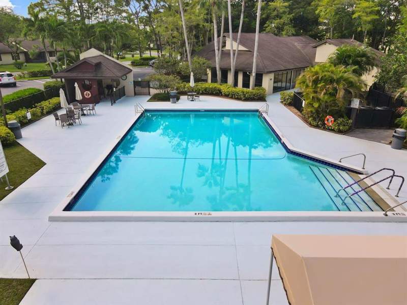 2 bedroom Villa at 64 Macadamia Court, Strathmore Gate I, Royal Palm Beach — photo 2