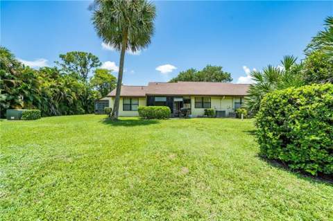 64 Macadamia Court, Royal Palm Beach FL - photo 6 of 10