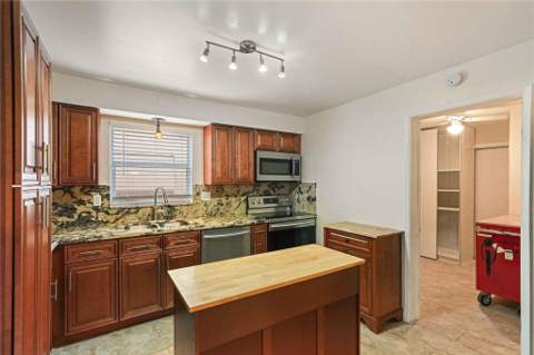 51 NE 49th Street, Fort Lauderdale FL - photo 9 of 31