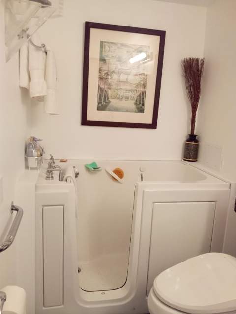 462 Golden Isles Drive #110, Hallandale Beach FL - photo 8 of 10