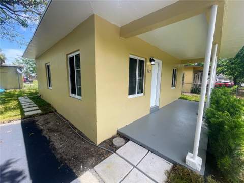 712 NW 17th Avenue, Fort Lauderdale FL - photo 7 of 24