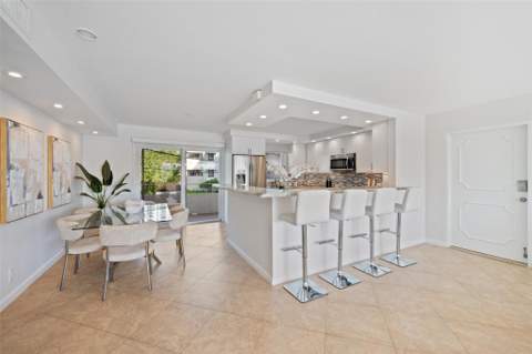 215 N Birch Road #2b, Fort Lauderdale FL - photo 6 of 36