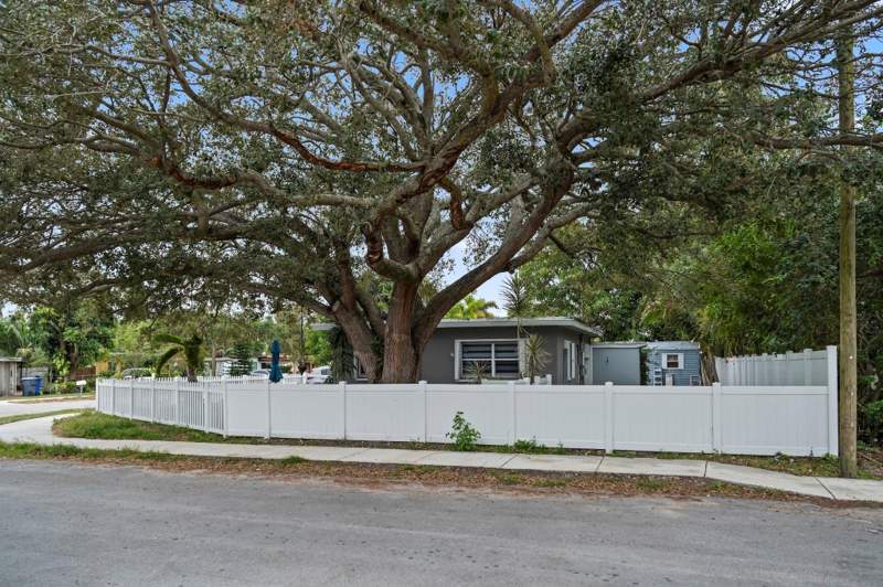 2 bedroom Single Family Residence at 5829 Hayes Street, Hollywood Beach Heights S, Hollywood — photo 3