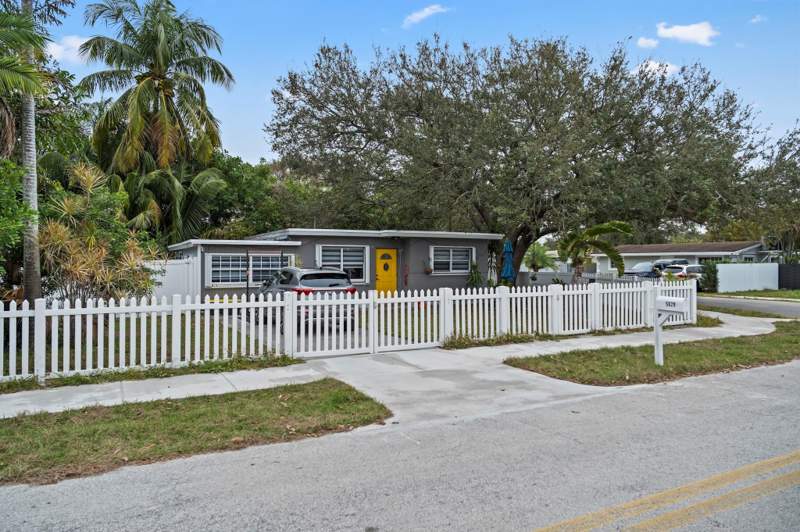 2 bedroom Single Family Residence at 5829 Hayes Street, Hollywood Beach Heights S, Hollywood — photo 4