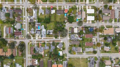5829 Hayes Street, Hollywood FL - photo 9 of 35