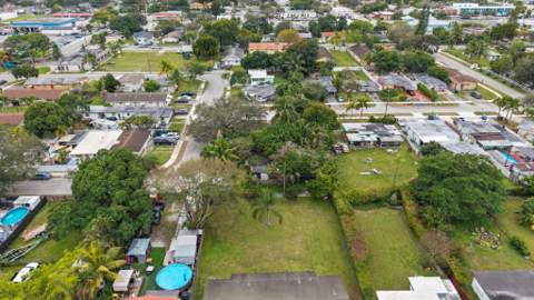 5829 Hayes Street, Hollywood FL - photo 10 of 35