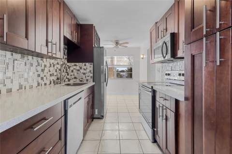 8205 NW 61st Street #B218, Tamarac FL - photo 6 of 32