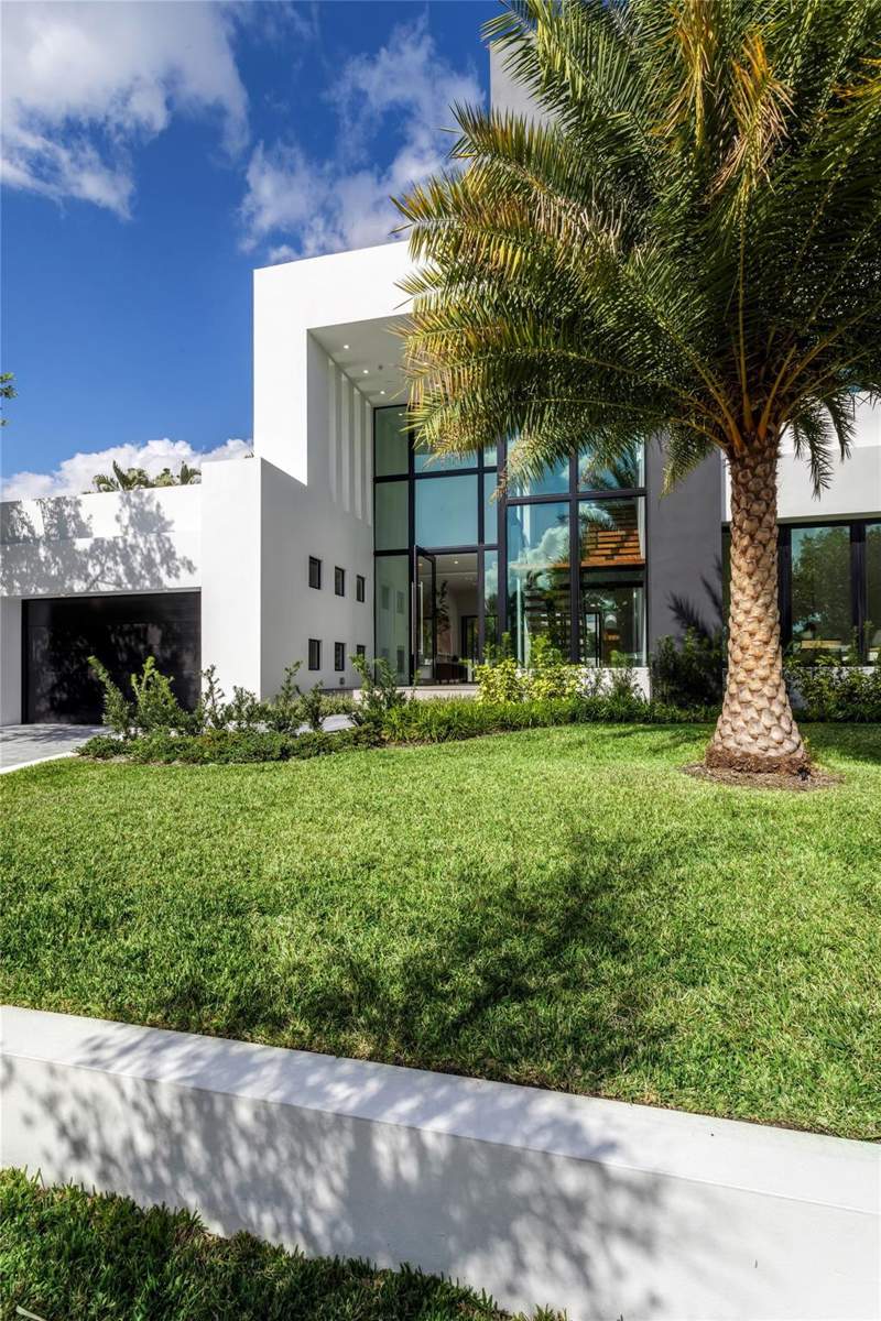 5 bedroom Single Family Residence at 3205 Leigh Road, Hillsboro Shores Sec, Pompano Beach — photo 3