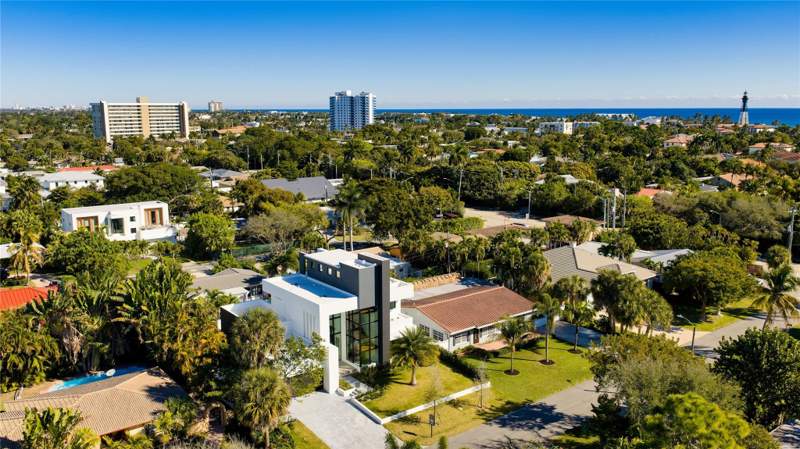 5 bedroom Single Family Residence at 3205 Leigh Road, Hillsboro Shores Sec, Pompano Beach — photo 4