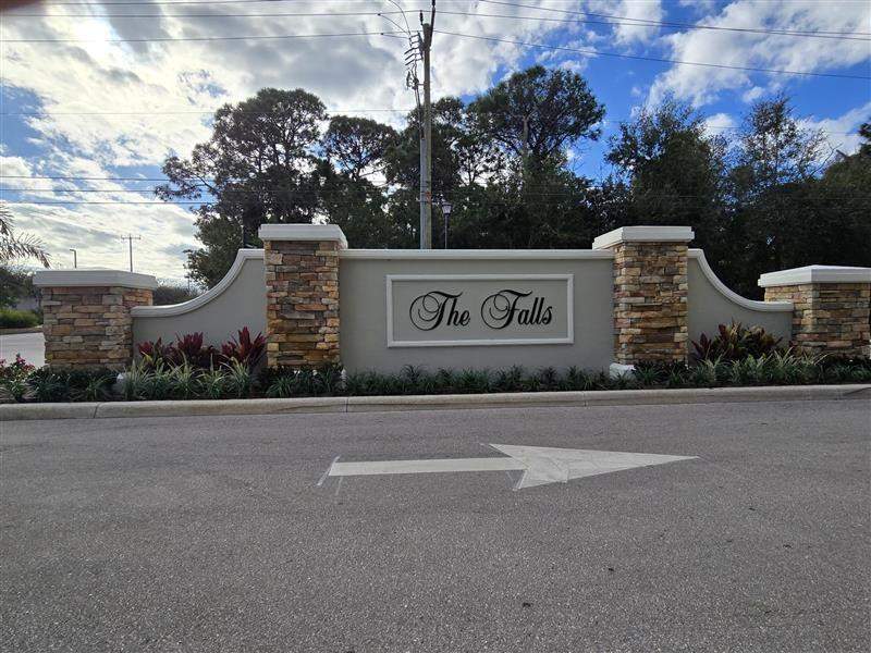 4 bedroom Single Family Residence at 2095 NW Diamond Creek Way, The Falls Of Jensen Beach, Jensen Beach — photo 2