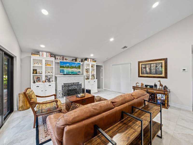 3 bedroom Villa at 23313 Water Circle, Waterside at Boca Trail/ Bramalea, Boca Raton — photo 5