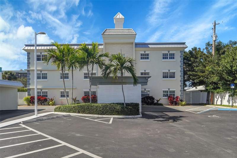 2 bedroom Stock Cooperative at 1439 S Ocean Boulevard #105, Whittier Tower, Lauderdale-By-The-Sea — photo 5
