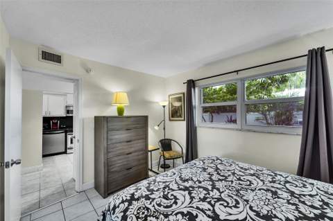 1439 S Ocean Boulevard #105, Lauderdale-By-The-Sea FL - photo 9 of 43