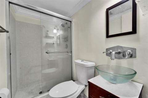 1439 S Ocean Boulevard #105, Lauderdale-By-The-Sea FL - photo 10 of 43