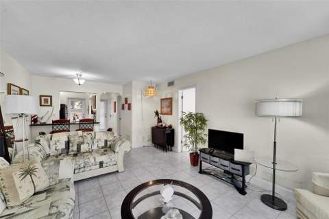 1439 S Ocean Boulevard #105, Lauderdale-By-The-Sea FL - photo 12 of 43