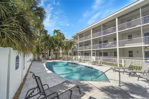 1439 S Ocean Boulevard #105, Lauderdale-By-The-Sea FL - photo 18 of 43