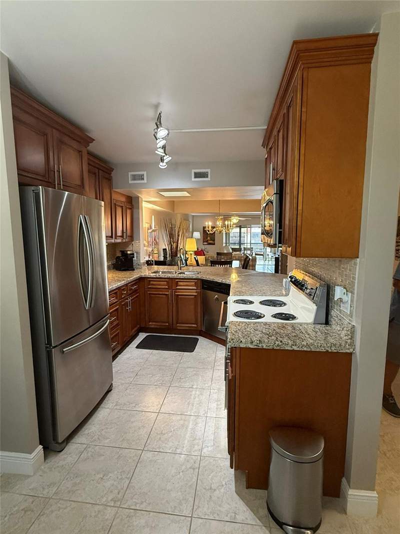2 bedroom Condominium at 23380 Carolwood Lane #408, Pines of Boca Barwood, Boca Raton — photo 2