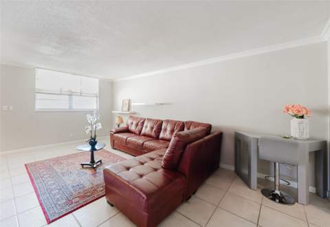 1811 Jefferson Street #304, Hollywood FL - photo 10 of 31