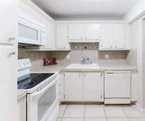 1811 Jefferson Street #304, Hollywood FL - photo 19 of 31
