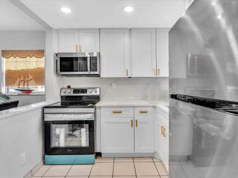 9041 Sunrise Lakes Boulevard #113, Sunrise FL - photo 16 of 50