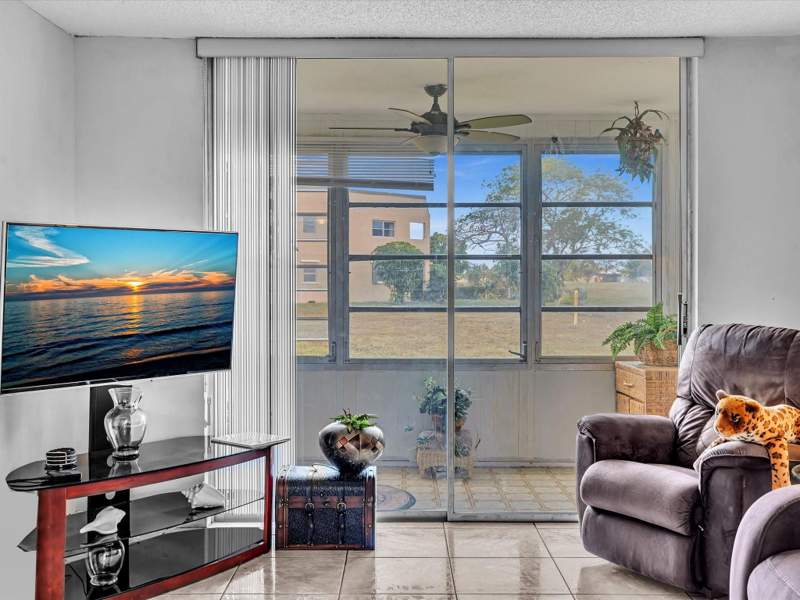 1 bedroom Condominium at 9041 Sunrise Lakes Boulevard #113, Sunrise Lakes, Sunrise — photo 5