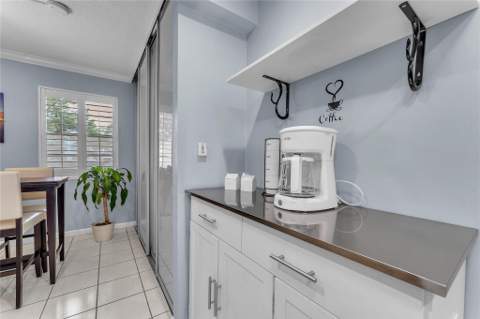 290 Farnham M, Deerfield Beach FL - photo 9 of 44