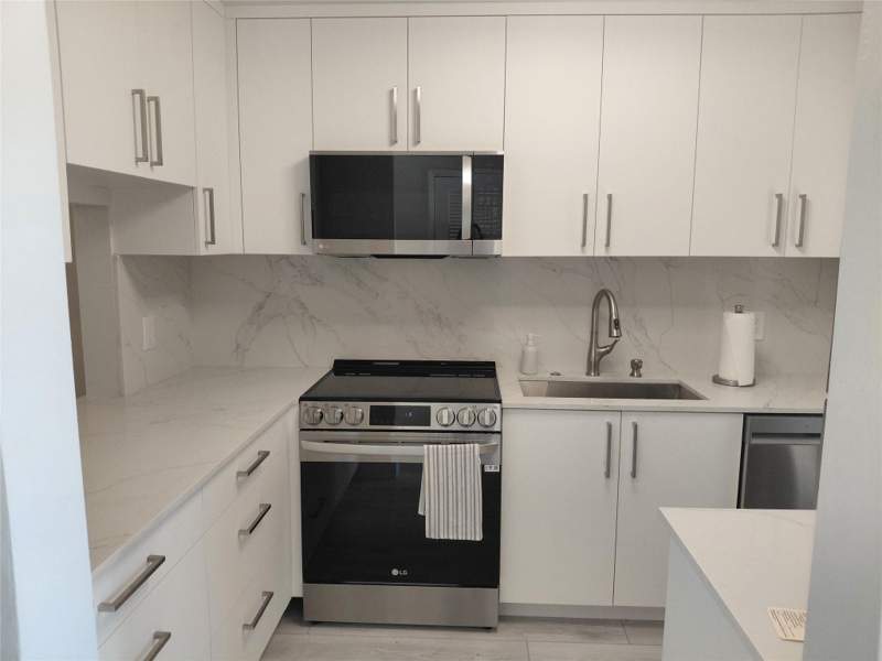 2 bedroom Condominium at 1951 NE 39th Street #127, Lighthouse Pt Gardens No, Lighthouse Point — photo 2