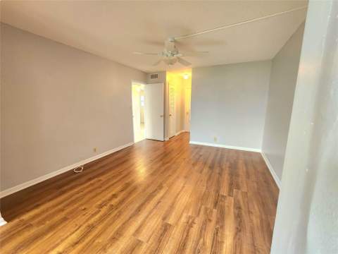 2223 Park Lane #105, Hollywood FL - photo 8 of 17