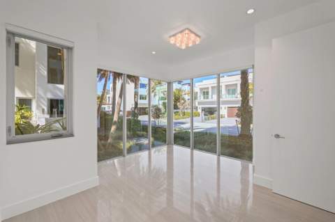 238 Shore Court, Lauderdale-By-The-Sea FL - photo 8 of 49