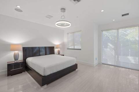 238 Shore Court, Lauderdale-By-The-Sea FL - photo 18 of 49