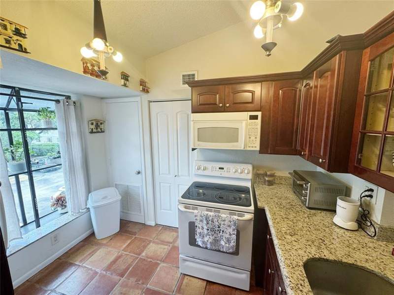 2 bedroom Condominium at 715 Gardens Drive #203, The Garden North, Pompano Beach — photo 4