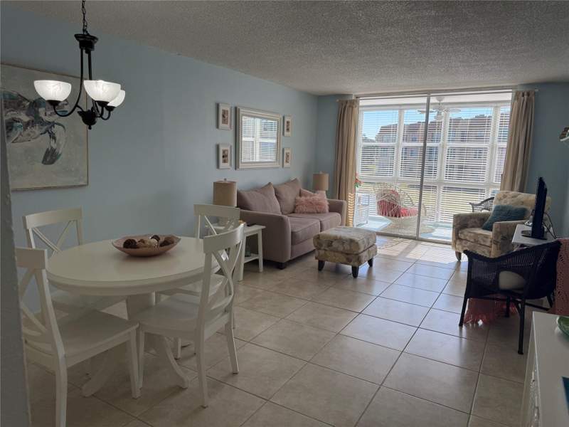 1 bedroom Condominium at 2761 N Pine Island Road #204, Sunrise Lakes 92 Condo, Sunrise — photo 2