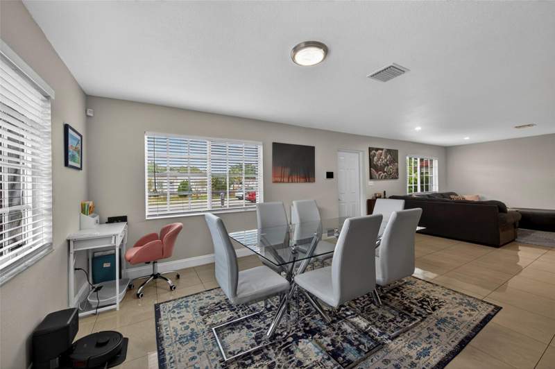 3 bedroom Single Family Residence at 348 NW 40th Court, Prospect Gardens 22-26 B, Oakland Park — photo 4
