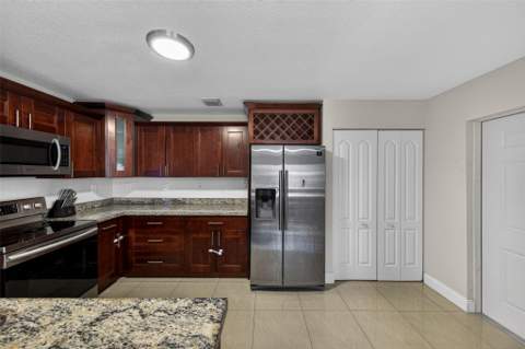 348 NW 40th Court, Oakland Park FL - photo 9 of 31