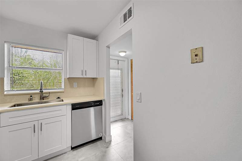 2 bedroom Condominium at 9761 Sunrise Lakes Boulevard #301, Sunrise Lakes Phase III, Sunrise — photo 2