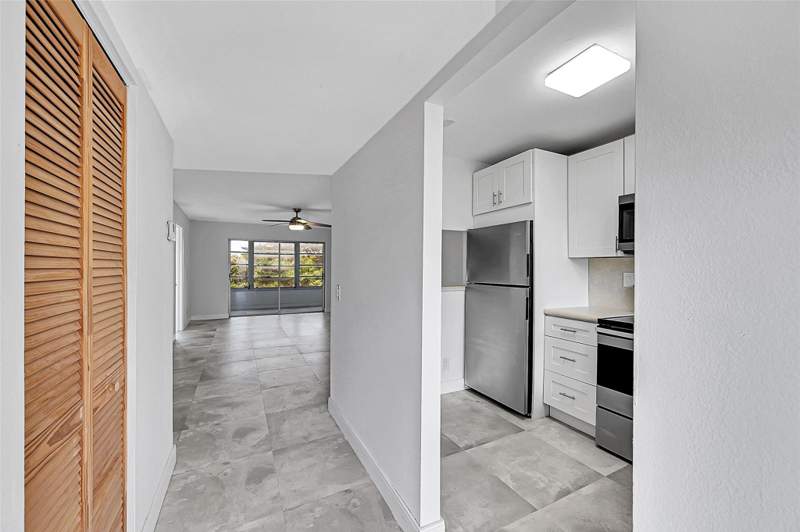 2 bedroom Condominium at 9761 Sunrise Lakes Boulevard #301, Sunrise Lakes Phase III, Sunrise — photo 3