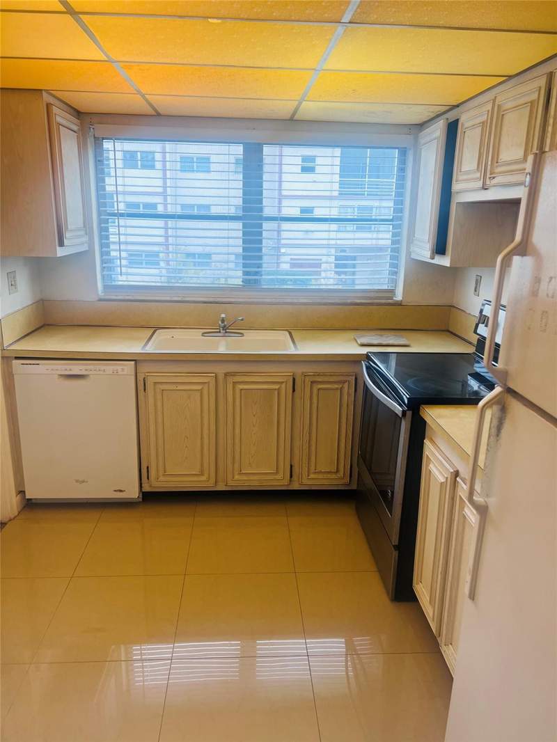 1 bedroom Condominium at 4046 NW 19th Street #203, Majestic Gardens, Lauderhill — photo 4