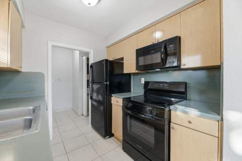 5649 SW 36th Court, West Park FL - photo 13 of 31