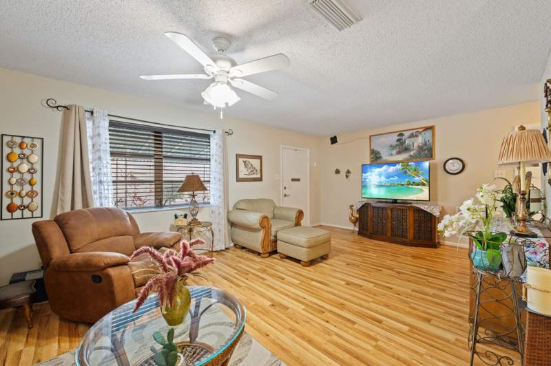 2 bedroom Single Family Residence at 1540 NW 70th Terrace, Paradise Gardens Sec 3 72, Margate — photo 5