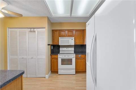 7210 Lake Circle Drive #306, Margate FL - photo 10 of 19