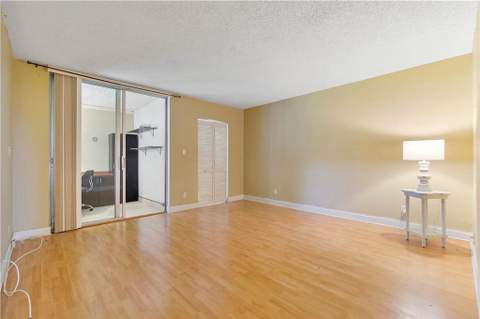 7210 Lake Circle Drive #306, Margate FL - photo 6 of 19
