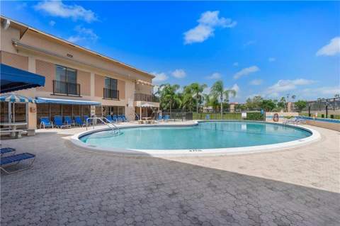 7210 Lake Circle Drive #306, Margate FL - photo 17 of 19