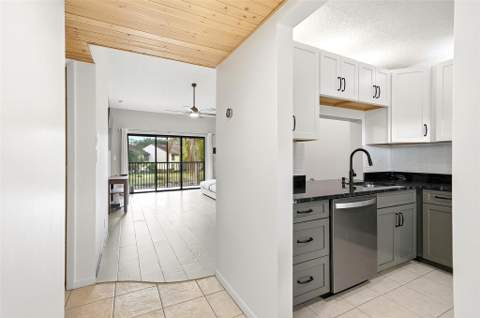 3053 Carambola Circle #Unit 3053, Coconut Creek FL - photo 9 of 54