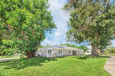 300 Riomar Drive, Port St. Lucie FL - photo 8 of 49