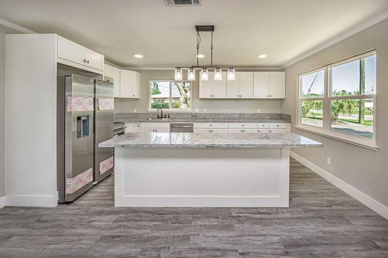 3 bedroom Single Family Residence at 300 Riomar Drive, River Park Unit 2, Port St. Lucie — photo 4