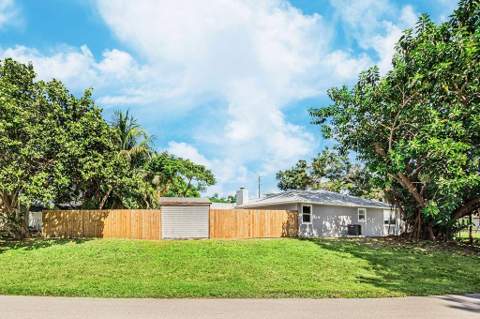 300 Riomar Drive, Port St. Lucie FL - photo 11 of 49