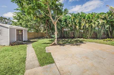 300 Riomar Drive, Port St. Lucie FL - photo 14 of 49