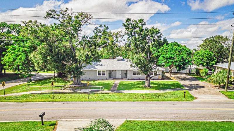 3 bedroom Single Family Residence at 300 Riomar Drive, River Park Unit 2, Port St. Lucie — photo 5
